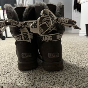 Bailey bow Uggs grey size 8